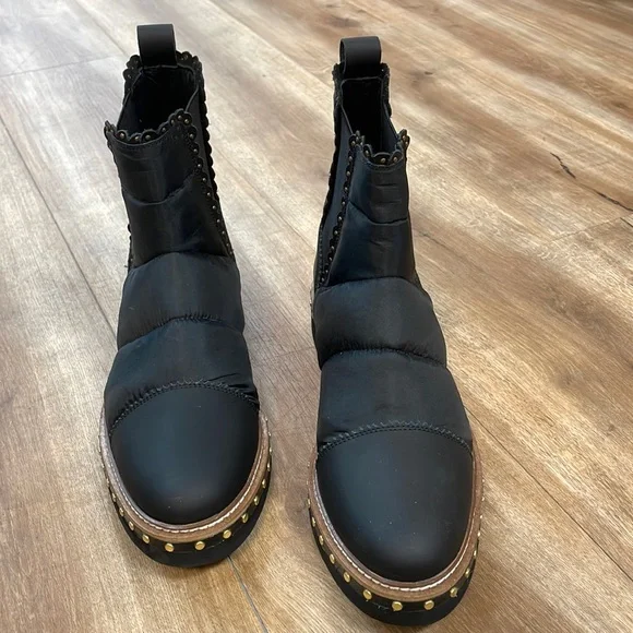 New Women’s Free People Atlas Puffer Chelsea Boots!!🔥🔥🔥